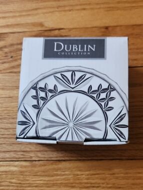 Dublin Collection White Decorative Glass Plate